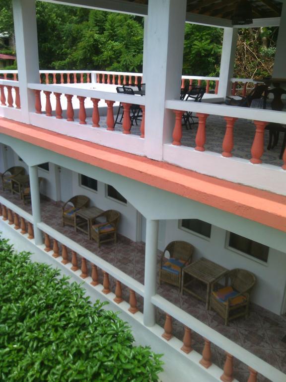 Polish Princess Guest House Port Antonio Esterno foto