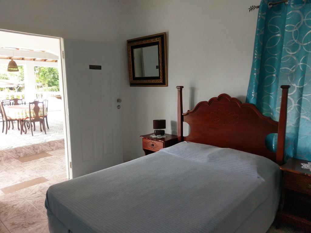 Polish Princess Guest House Port Antonio Esterno foto