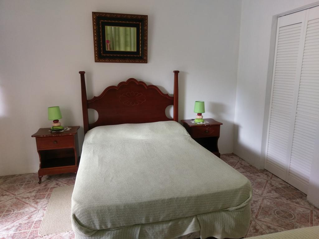 Polish Princess Guest House Port Antonio Esterno foto