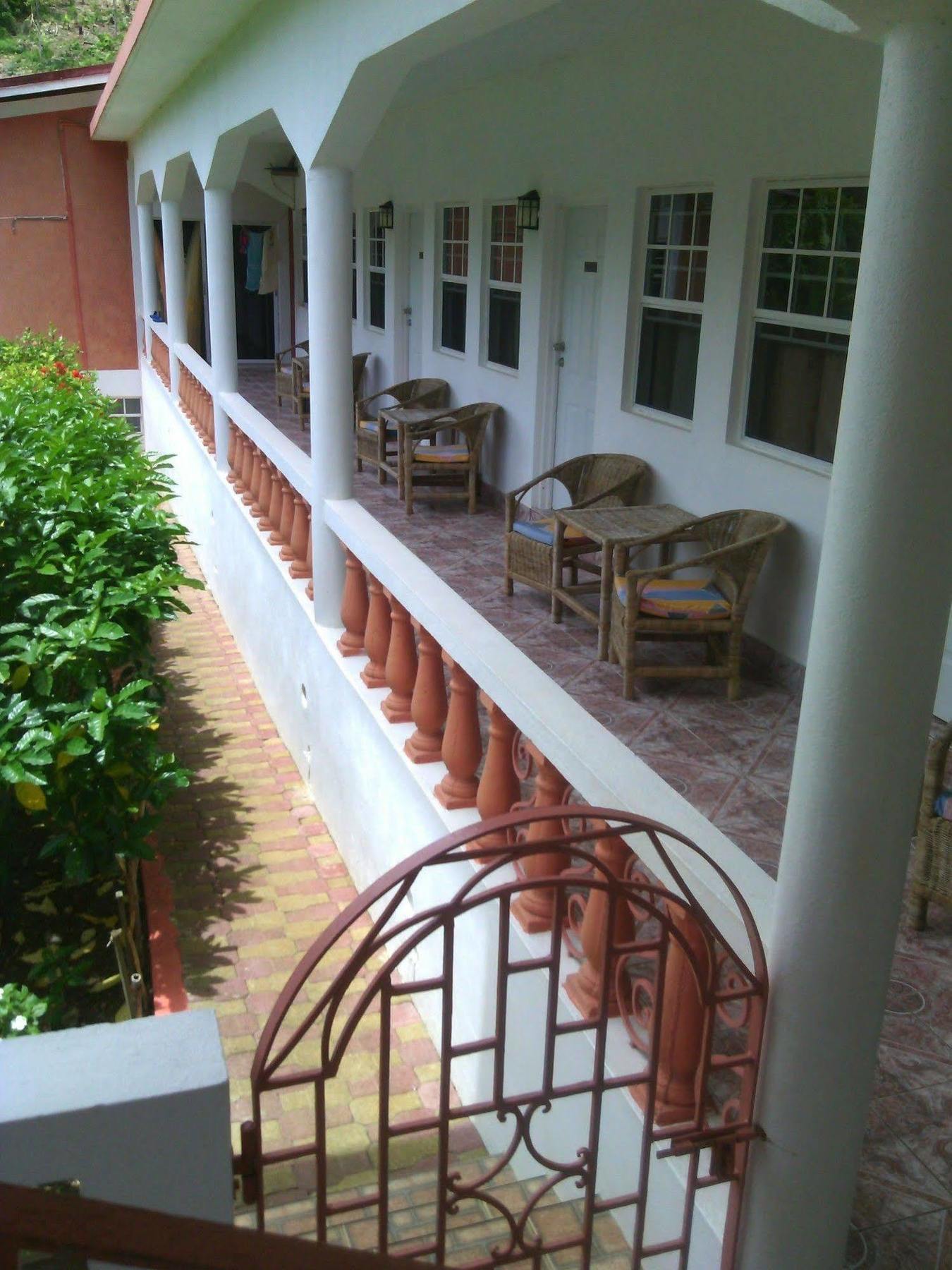 Polish Princess Guest House Port Antonio Esterno foto