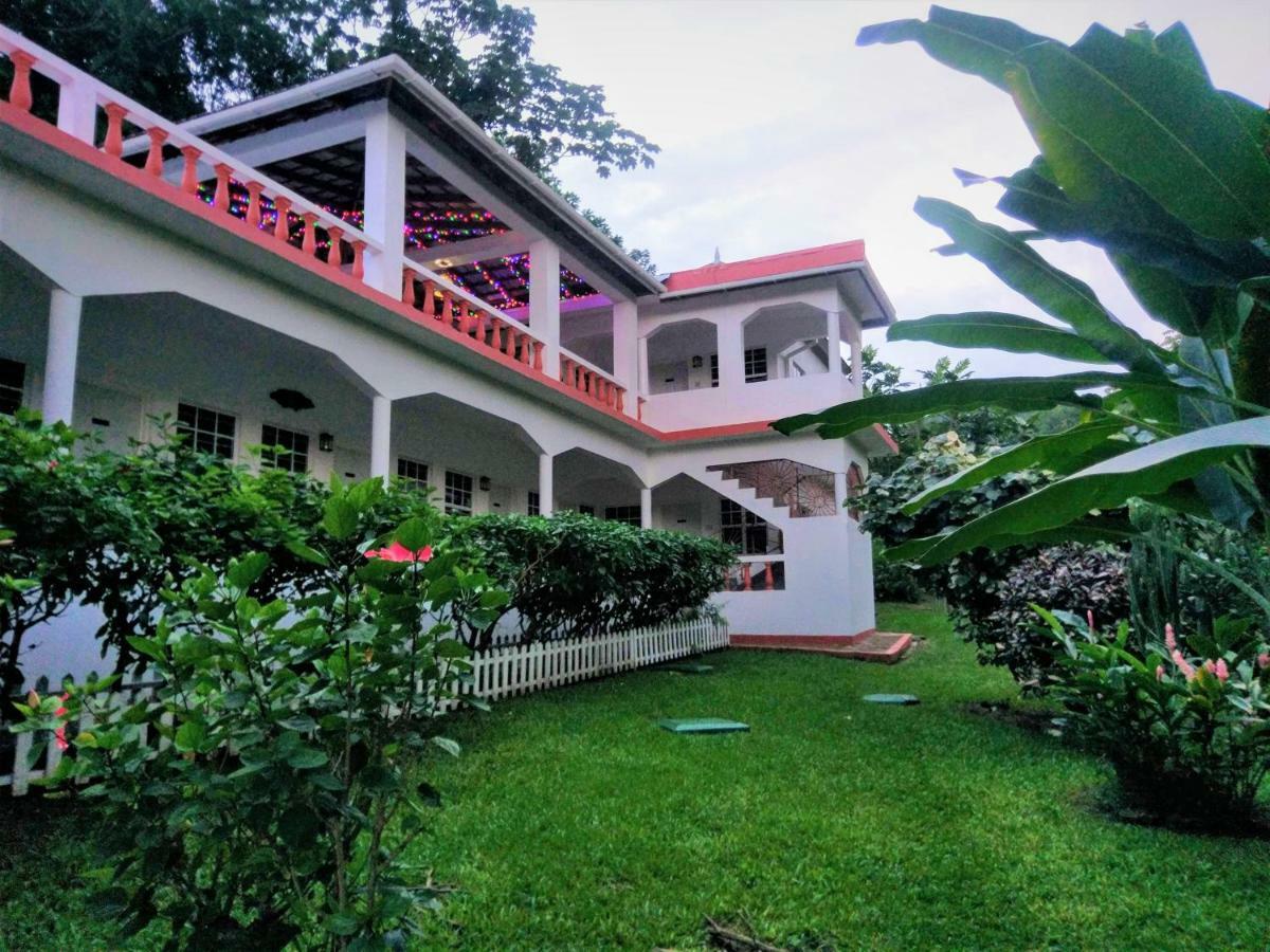 Polish Princess Guest House Port Antonio Esterno foto