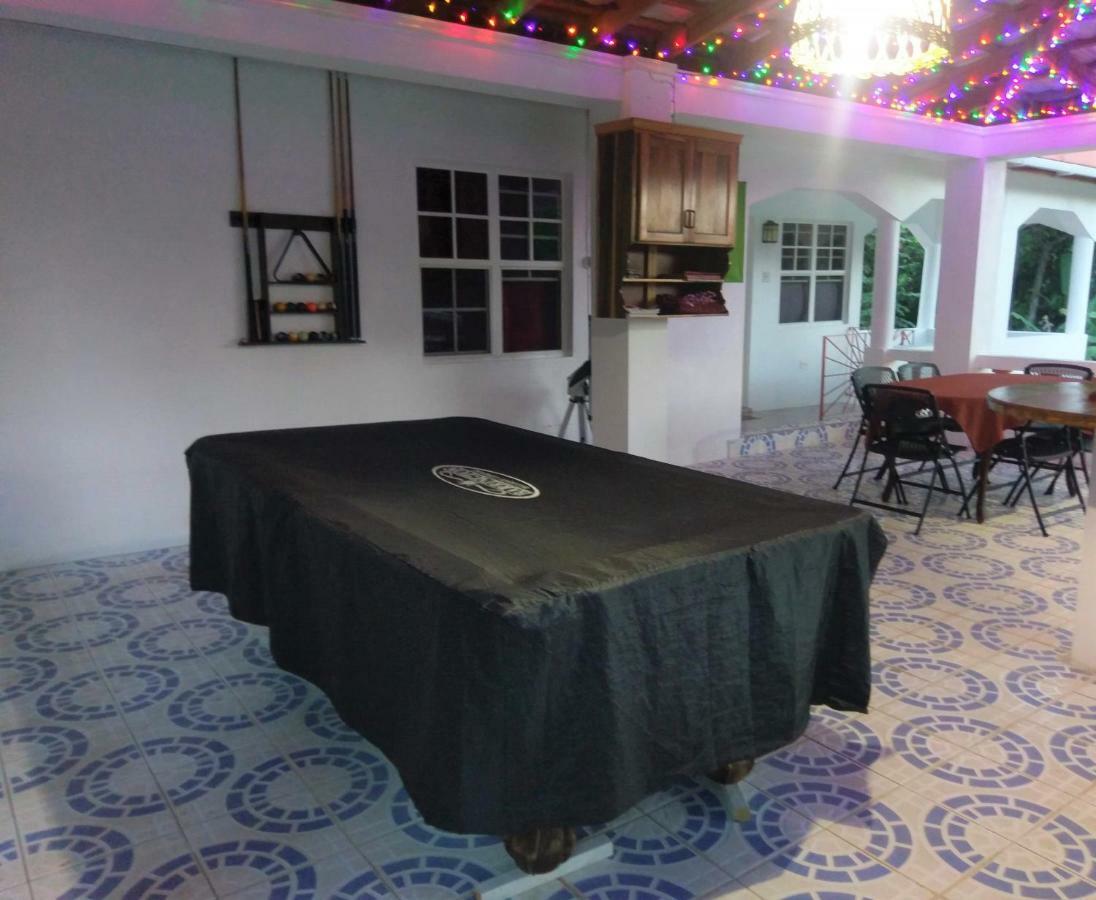 Polish Princess Guest House Port Antonio Esterno foto