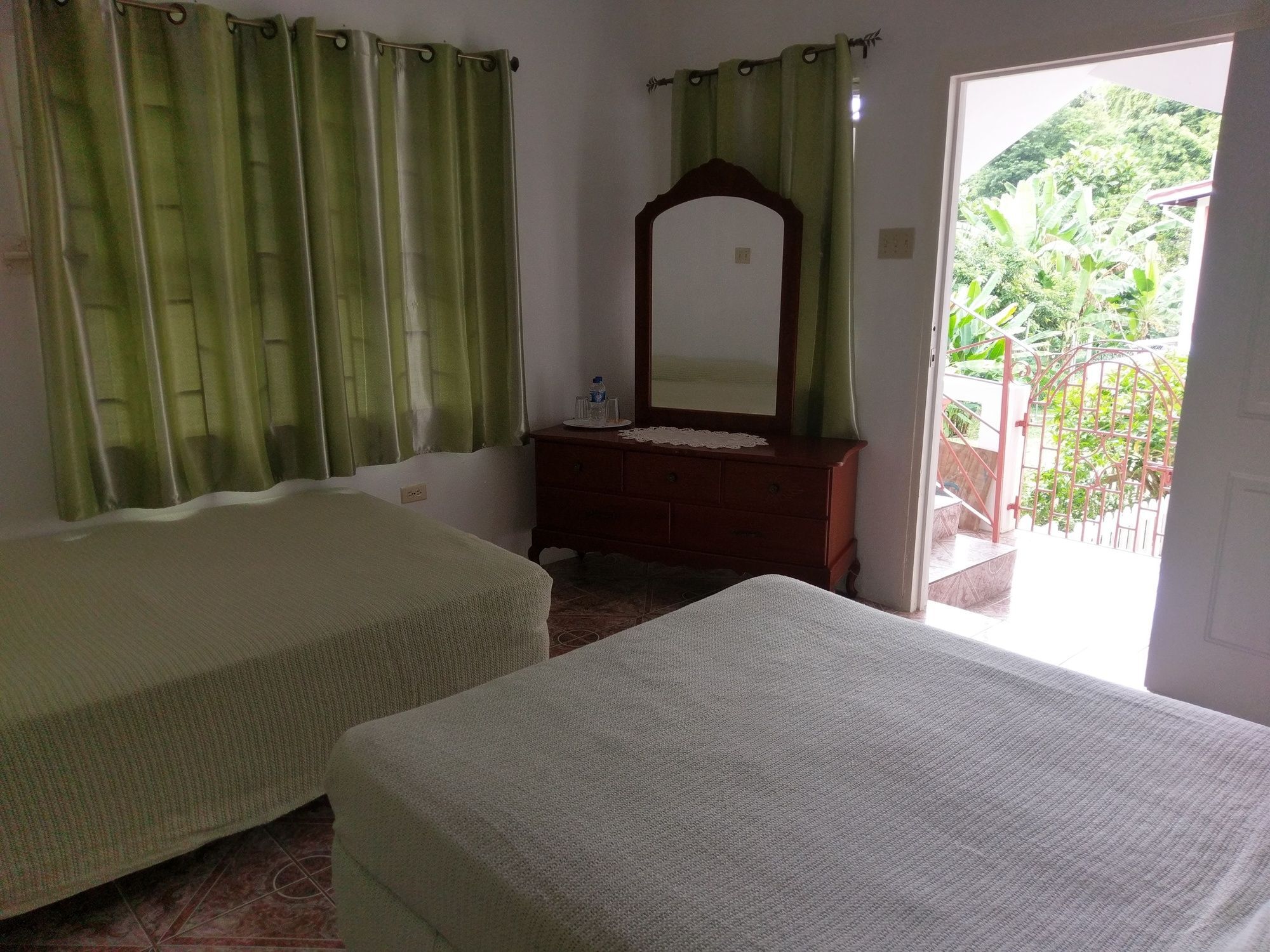 Polish Princess Guest House Port Antonio Esterno foto